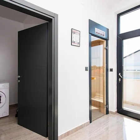 Awesome In With Sauna Brodarica (Sibenik-Knin)