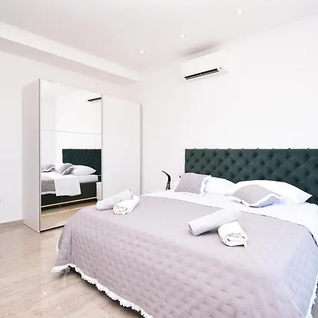 Awesome In With Sauna * Brodarica (Sibenik-Knin)